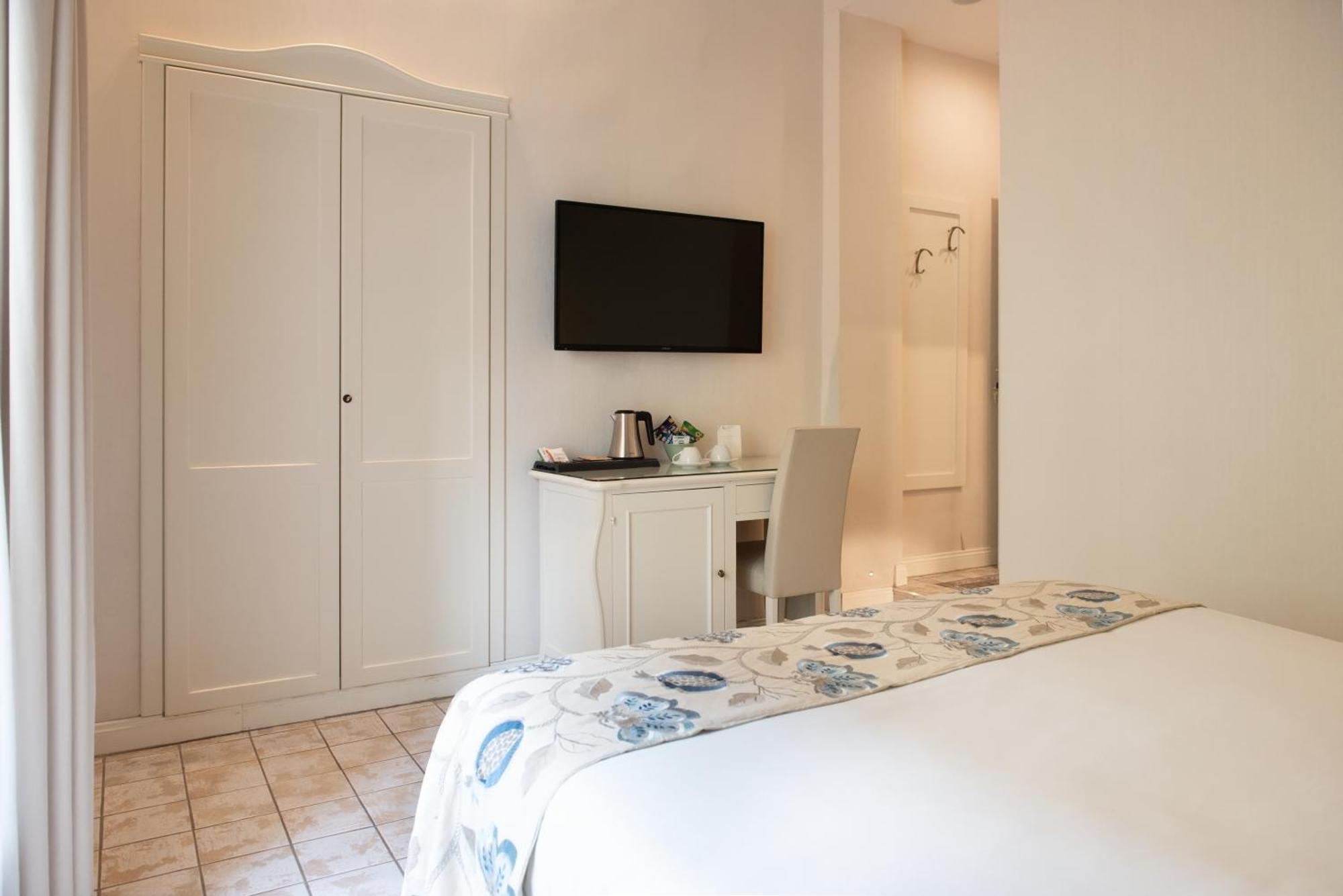 Certosa Suite Νάπολη Εξωτερικό φωτογραφία