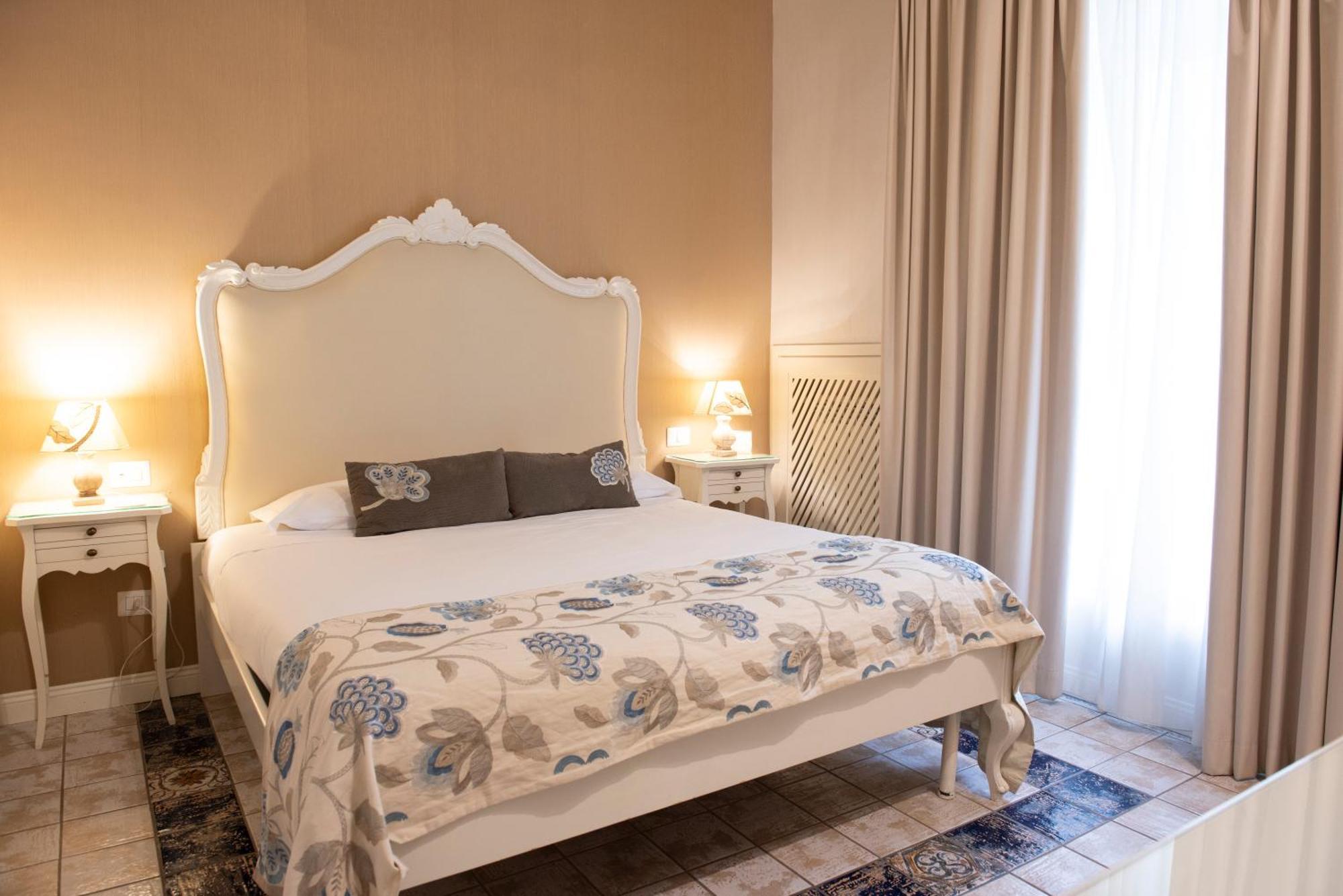 Certosa Suite Νάπολη Εξωτερικό φωτογραφία